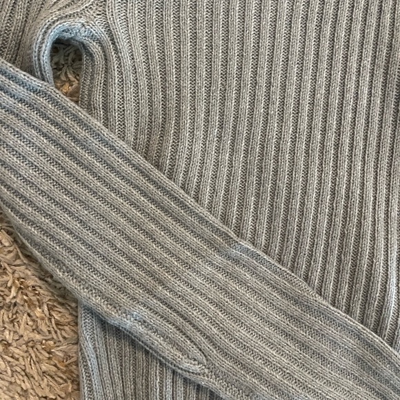 Gray cropped sweater women’s size XXS - brand new never worn - Picture 3 of 3